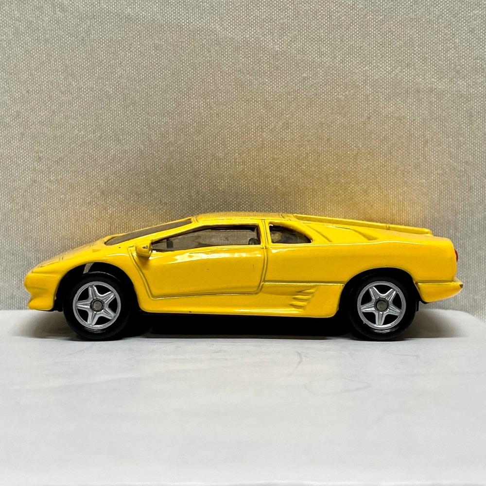 Lamborghini Diablo Welly Die-cast #2064 Yellow 1/64‎ Lambo Model Car Loose GUC